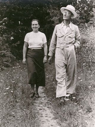 "Cuando realmente somos nosotros mismos, muchas personas se alejan, pero esto crea el espacio necesario para que la gente adecuada llegue". 
—Herman Hesse
Vía <a href="/literlandweb1/">literland</a>