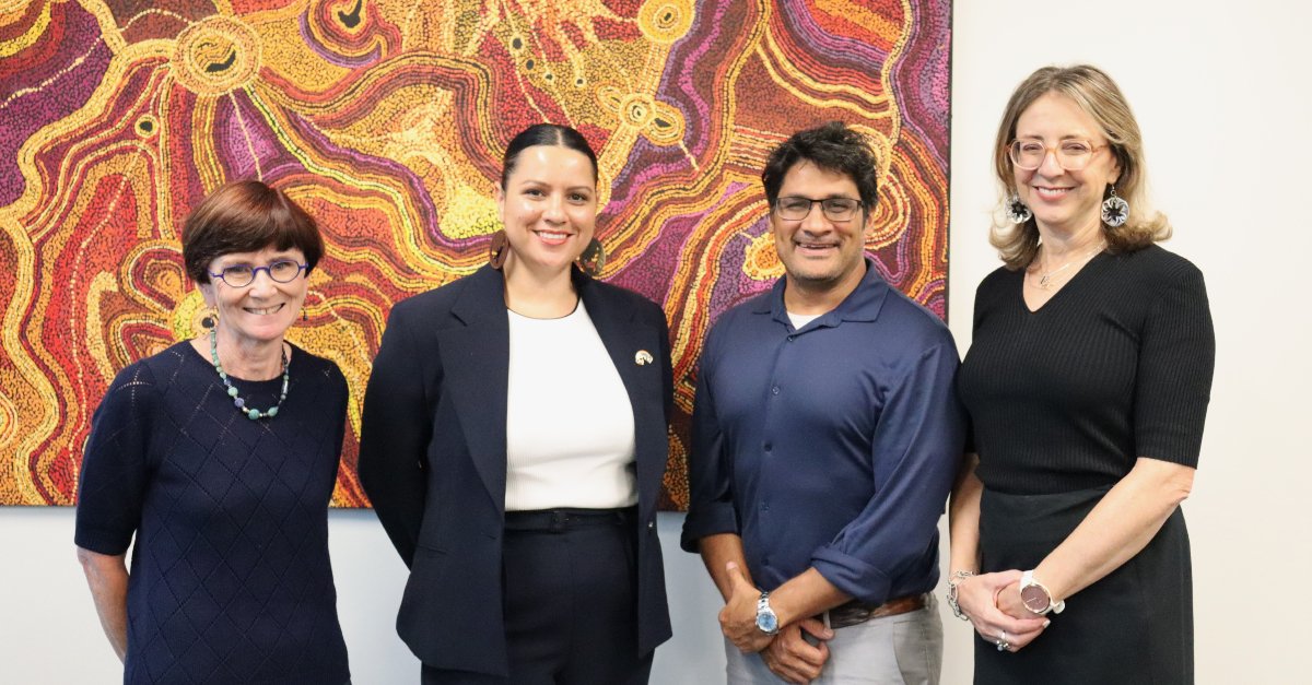 MCRI Prof Stephanie Brown, A/Prof Graham Gee and Prof @sharon_goldfeld welcomed Senator @JanaStewartVIC today and explored our shared commitment to addressing inequities in #childhealth | #MCRI #Research #MCRIresearch #Equity @GenV_for_kids @CCCH_AU