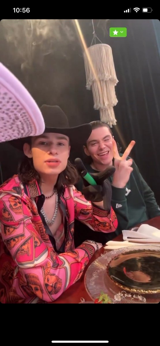 YeriMuaNew's tweet photo. .@Yerimua se encuentra grabando su video musical Ft con los Esquivel👀💣 ¿Readys?😳 https://t.co/qCRJtLH0Ke