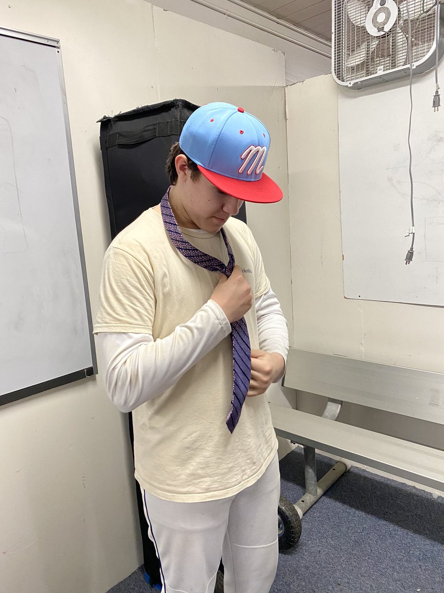 MMHSBaseball20's tweet photo. Thank you @CoachSheets3 for the idea on Tool Box Tuesday! The Monarch baseball program had their first Tool Box Tuesday of the season today. All 31 boys can successfully tie a tie. More life skills to come. Go Monarchs! https://t.co/EWAcFW9mWq