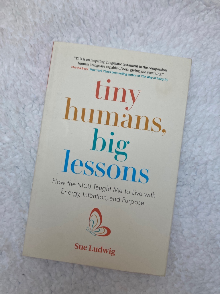 Our March book of the month is Tiny Humans, Big Lessons by the wonderful @sue.ludwig founder of @neonataltherapists 📚️⁠It's for EVERYONE not just people working in Neonates.⁠ ⁠ #nicutherapist #whatsonmyshelf #sensorydevelopment #nicuOT #nicustudent #scbu #lnu #preemie⁠