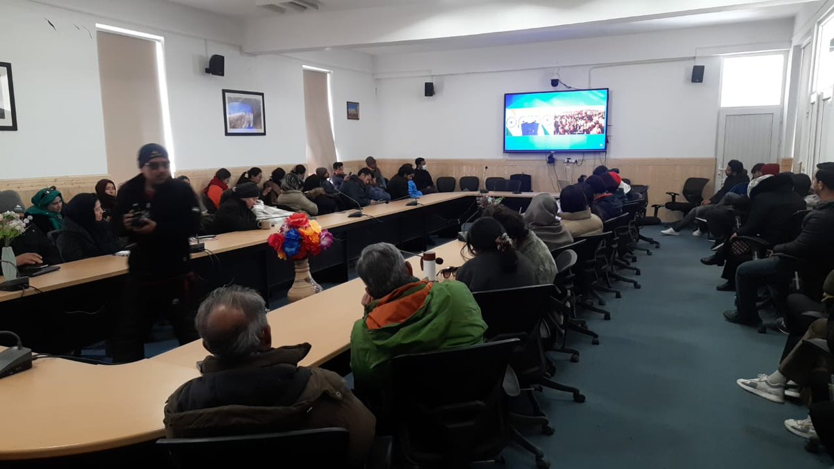 ULadakh's tweet photo. Faculty and students of the University of Ladakh virtually attended the  live streaming of Honble PM address during the foundation of three semi conductor facilities.
@DIPR_Kargil @DIPR_Leh @LadakhSecretary @LAHDC_LEH @lg_ladakh @PMOIndia @rashtrapatibhvn https://t.co/pJdOcq5qgg