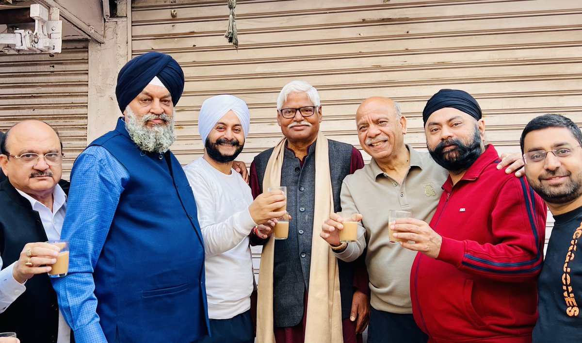 JarnailSinghAAP's tweet photo. आपकी मुस्कान ही आपका LOGO है,
आपका व्यक्तित्व आपका BUSINESS CARD है।"
#keepsmilingkeepshining
#GoodMorning
#TeaPoint #Meeting with #Friends & #MP #Candidate #MahabalMishra
@ArvindKejriwal @mahabalmishra @AamAadmiParty @AAPDelhi https://t.co/QMJyKDV6I3