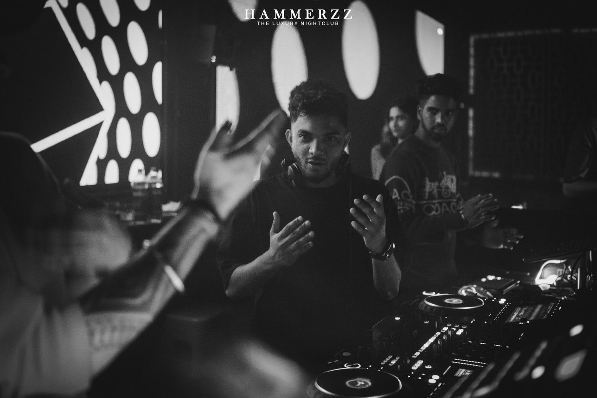 djsahilnrg's tweet photo. Crafting Melodies in Grayscale⚡️
#djsahilnrg
📸: @_melchy_p.h.y
#luxury #mixtape #desidisco #goanightlife #partytime #luxurylifestyle #groove #comercial #nightlife #lifestyle #housemusic #goa #mixtapewednesdays #djsahil #club #music #djlife #dj #liesure #clubbing #nightout https://t.co/a9JnDekUV5