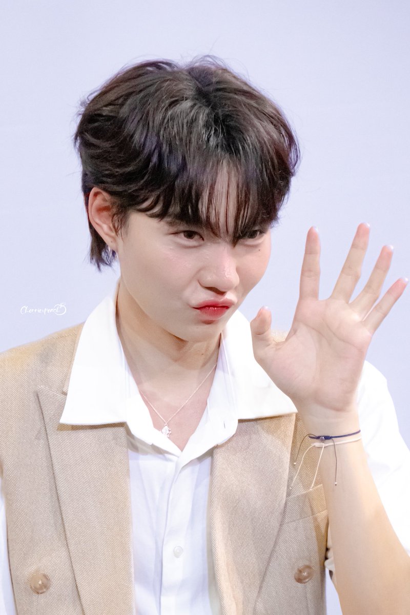 cherriexpeachh's tweet photo. หน้าดื้อสุดๆ เจ้ากาตุ่ยจิ๋วฟูๆ🤏🏻
@nampingnapat ♡
#nampingster #RAVIPAxNamping https://t.co/zYaMpmnhK0
