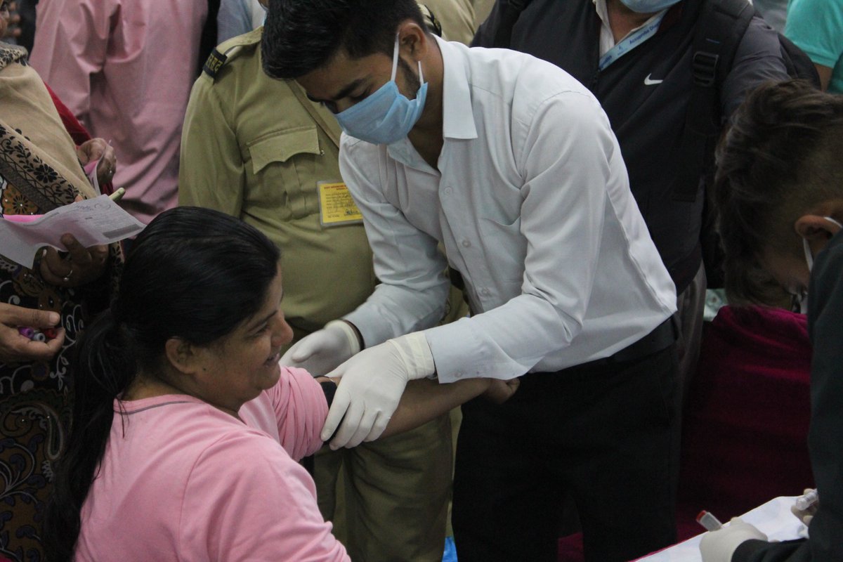 HimanshiCh28189's tweet photo. Let’s all join together for the act of compassion, serve humanity with humility and pious intentions.

SNCF organizes Health Screening Camp at multiple location in Delhi.
#servicewithhumility
@sncfoundation https://t.co/FSzknqUJst