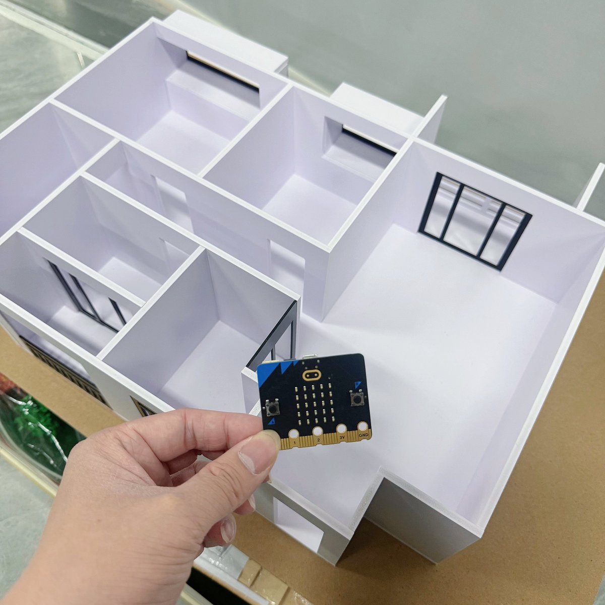 KittenBot1's tweet photo. If transformed into a smart home model, what functions would you expect?😎🏡
#kittenbot #microbit #makecode #stem #education #tech #coding #kids #codingtoys https://t.co/SkGURulAVE