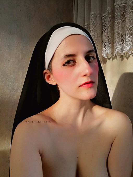 It's a beautiful day to sin! 💖 https://t.co/ysrVGVABt7