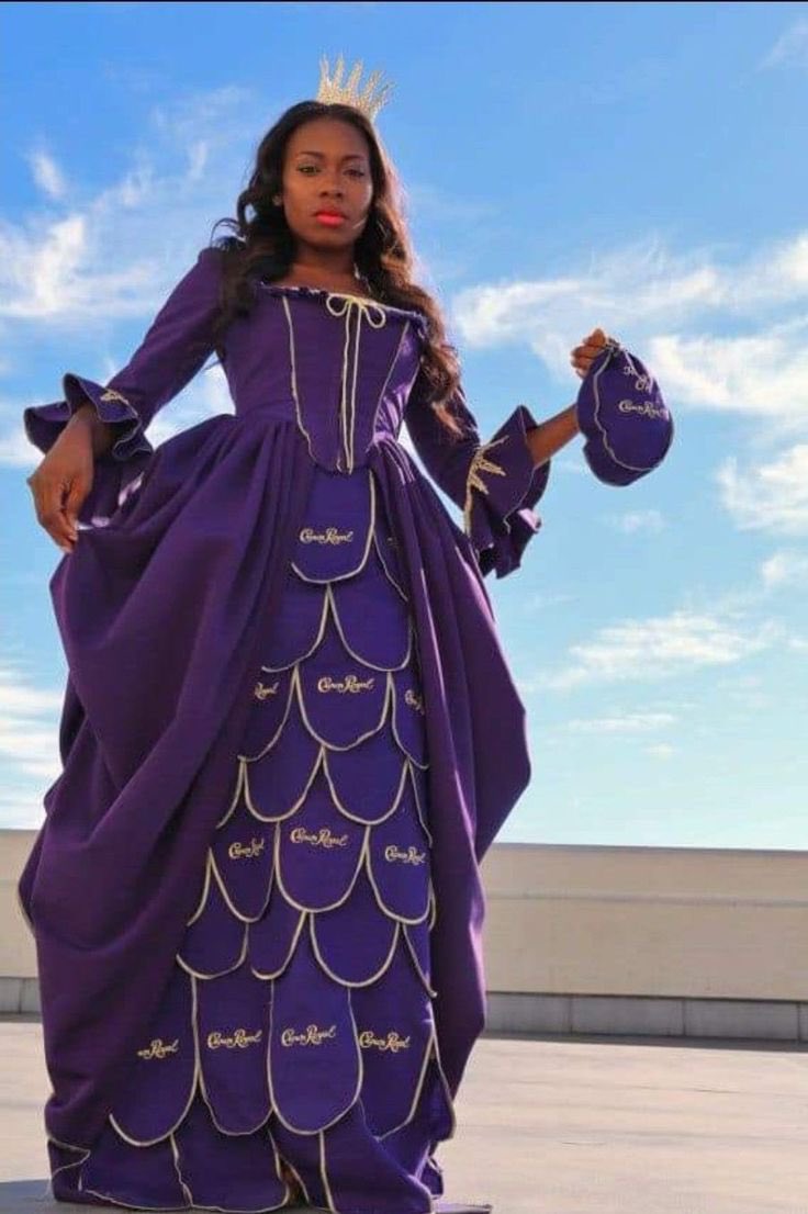 DJRTistic's tweet photo. In there lookin like the Queen of the Royale https://t.co/dMUV1iTNLz