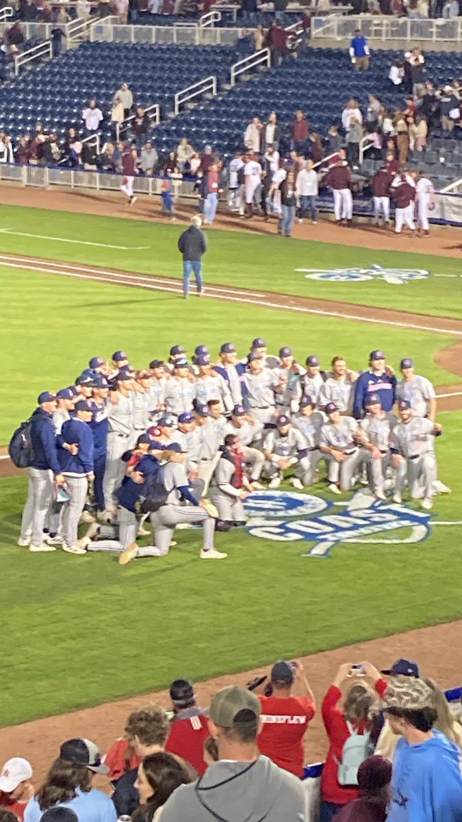 6-5 Jags Win the freshman comes up clutch in the top of the ninth to give us the lead and grant wood <a href="/gwoooddyy/">Grant Wood 🕺🏻</a> comes in and slams the door shut! 
<a href="/SouthAlabamaBSB/">South Alabama Baseball</a>