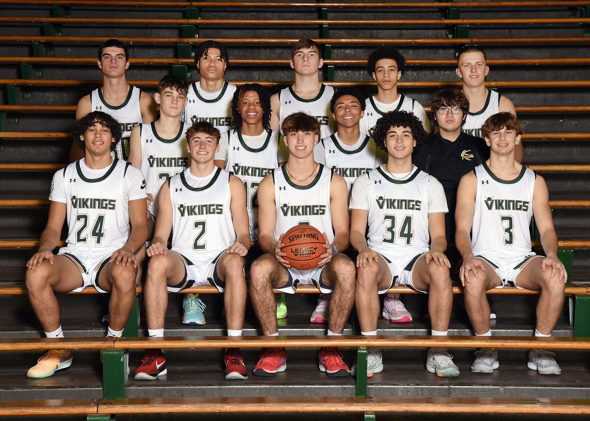 #VikingProud Viking Basketball falls to Bishop Carroll, 62-56 in the PIAA State Tournament! OUTSTANDING and exciting season, Vikes! Best of luck to our seniors! #VikingSpirit 💚💛🤘🏀