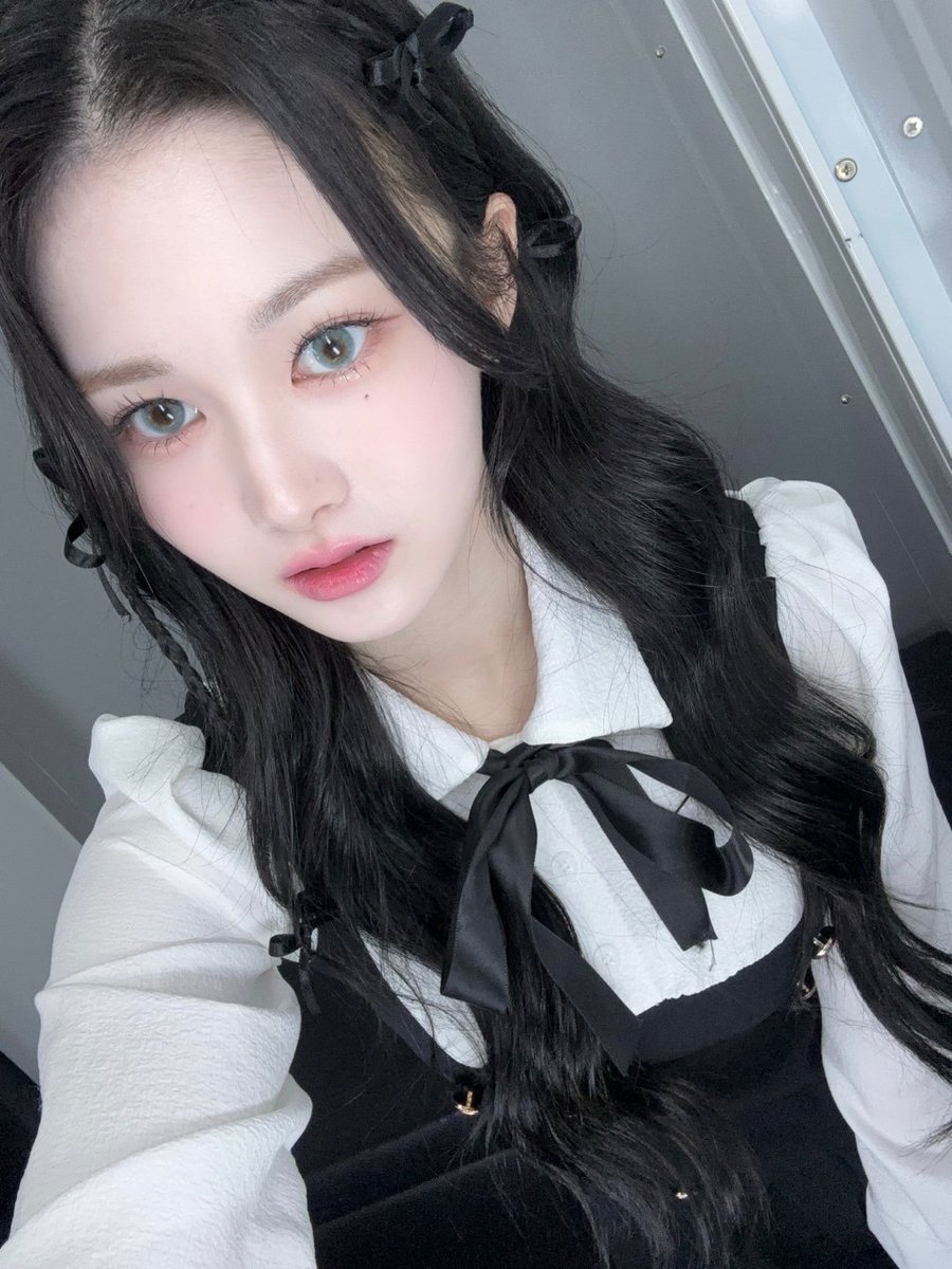 MayuDaily's tweet image. Mayu's late Valentines Day Today: 
   "Will you be my Valentine? 🍫🤎"