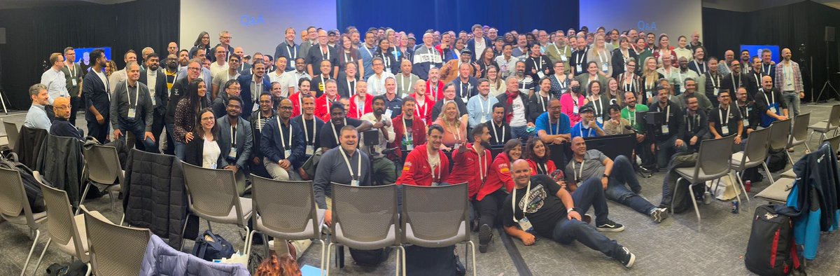 paulienbuskens's tweet photo. Had a great first day at #MVPSummit met a lot of new people and looking forward to the next days. #MVPBuzz #Microsoft #bizzapps https://t.co/WsLD3VkI8V