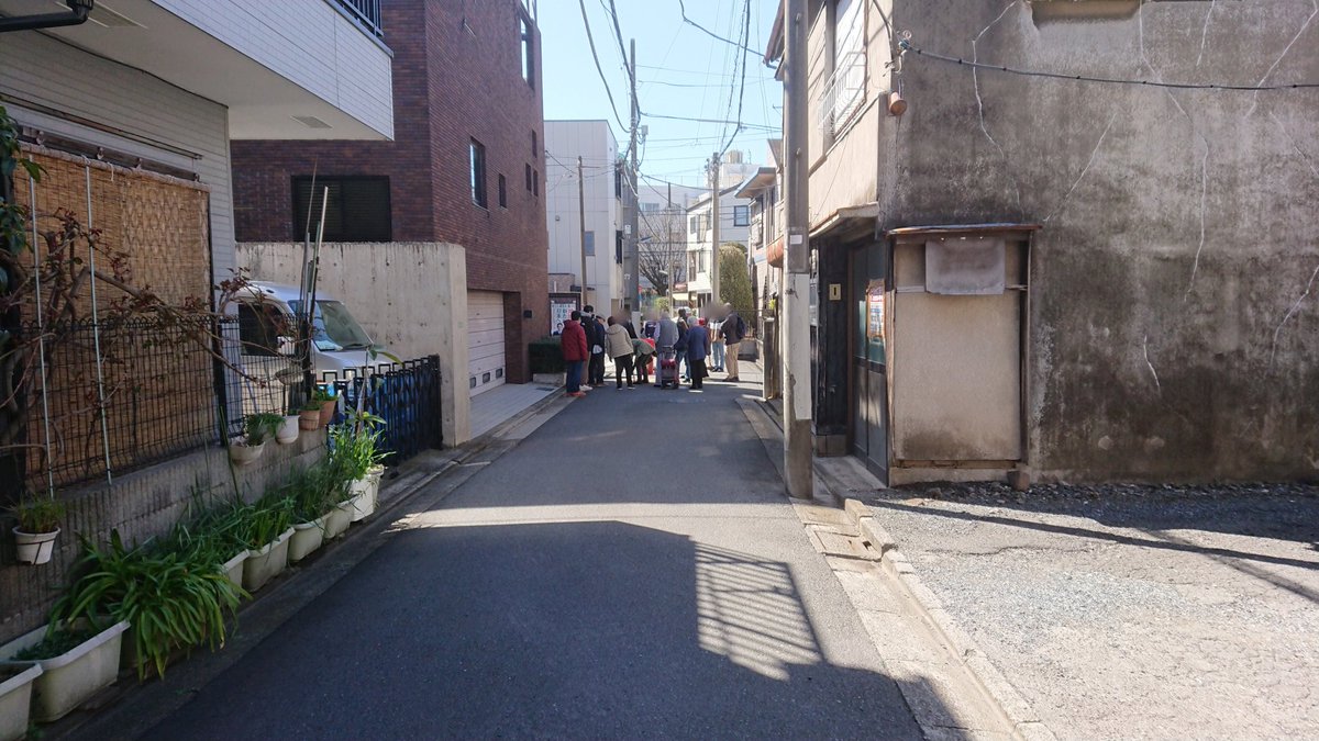 kaneshuuchida's tweet photo. 先週は北町一丁目二部町会、消火栓の確認とスタンドパイプの訓練のお手伝いをさせていただきました！

今回は各組の組長さんも参加していただきましたので人数が少し増えて有意義な物になったと思います☺️
#金周内田 #葬儀 #葬儀社 #東武練馬区民ホール #１日家族葬 #練馬区 #北町 #町会活動 https://t.co/U9pWBuPCHB