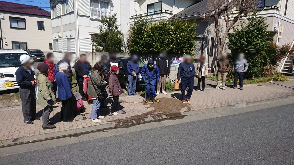 kaneshuuchida's tweet photo. 先週は北町一丁目二部町会、消火栓の確認とスタンドパイプの訓練のお手伝いをさせていただきました！

今回は各組の組長さんも参加していただきましたので人数が少し増えて有意義な物になったと思います☺️
#金周内田 #葬儀 #葬儀社 #東武練馬区民ホール #１日家族葬 #練馬区 #北町 #町会活動 https://t.co/U9pWBuPCHB