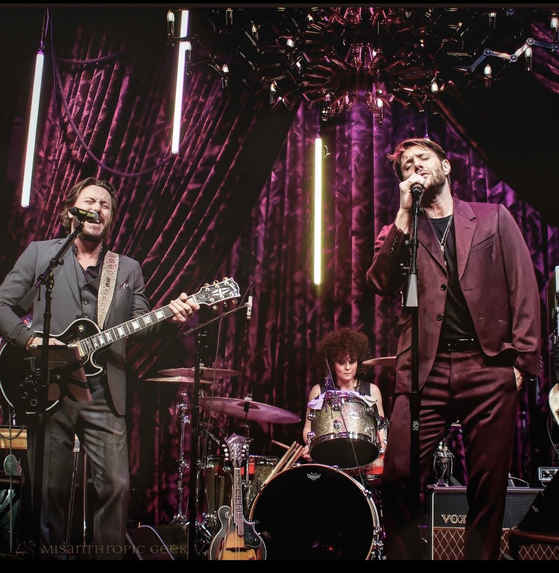 KarynSPN's tweet photo. ✳️ Y’all…Remember this night. Who can forget! Such talent! ♥️🎶🎤 Fun time!  🫠🤩🙋‍♀️👍#JensenAckles #AcklesNation #SteveCarlson #RadioCo #FirstLiveConcert #Nashville https://t.co/RatefTS34W