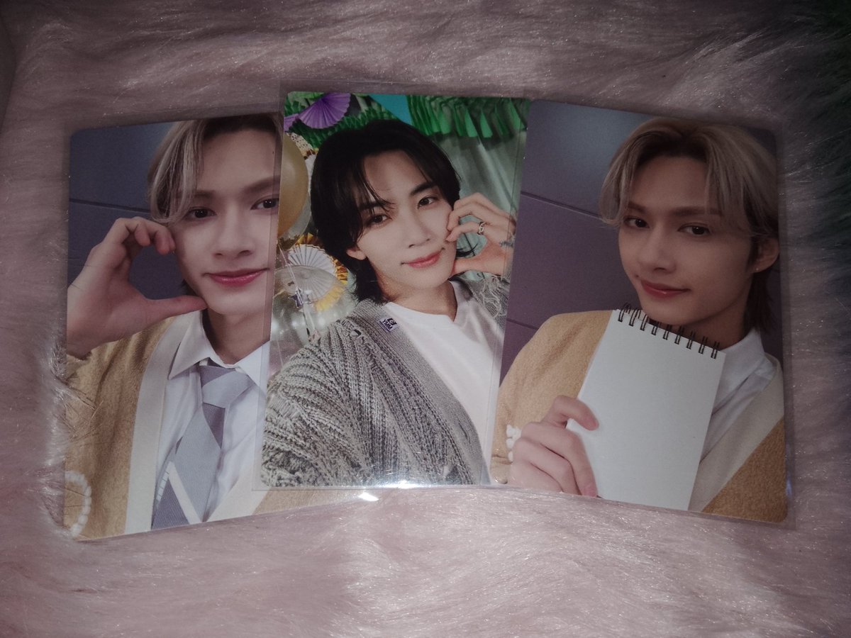 synbns's tweet image. wts lfb svt ph

seventeen photocards
₱850 set (pbd on alt)

— onhand, good condi
— x sensi, impatient
— prio payo/2 days dop

reply/dm to claim ! 

t. jeonghan birthday box pc jun fml heart cheek