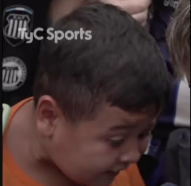 FrnkUlloa's tweet image. El del piano del grupo Camila a lo último #KeDificilSoberano