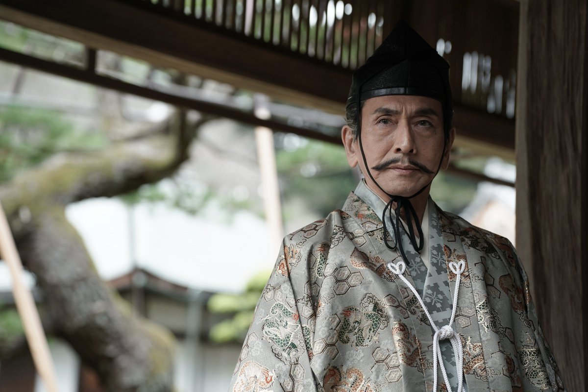 muromachiburai's tweet image. ══ 𝐜𝐡𝐚𝐫𝐚𝐜𝐭𝐞𝐫 ══

◾️伊勢貞親(いせさだちか)／#矢島健一

国政と向き合い飢饉対策に悩む政所執事。
道賢に一揆鎮圧の命を下す。

映画『#室町無頼』