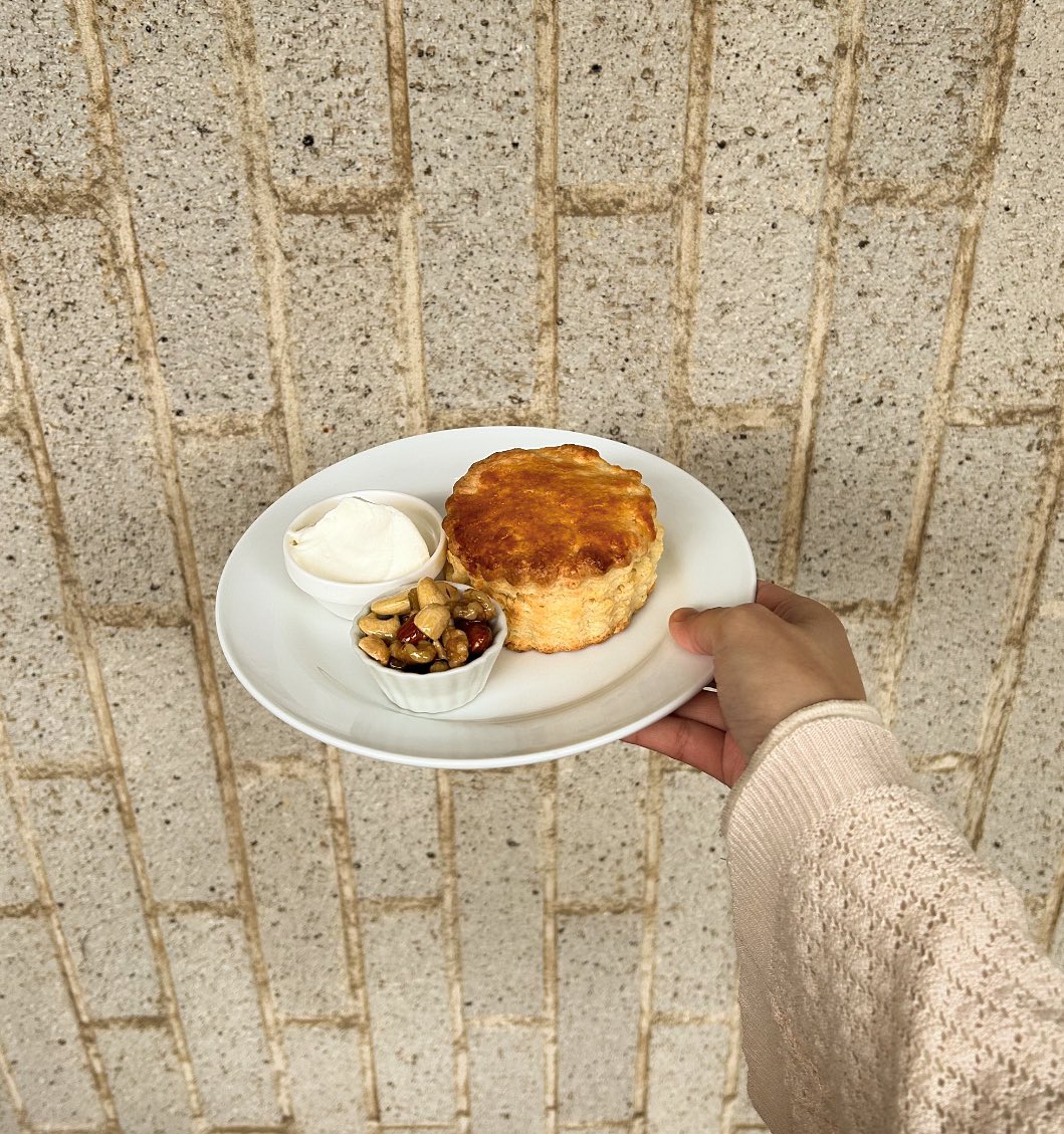 vintage_ayaka's tweet photo. スコーンランキング上位に入る並に美味しかった𓂅𓎩 https://t.co/QKRVYhcanw