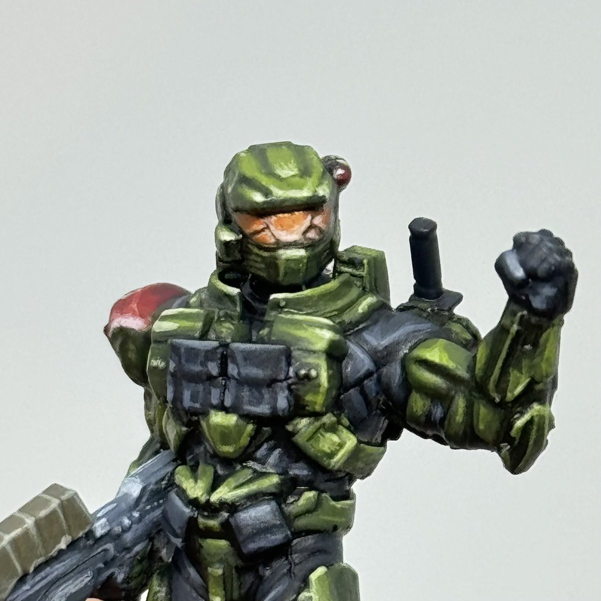 Time to unveil this little guy.
I again reached out to the INCREDIBLE folks at AetherandAlchemist to design my multiplayer Spartan for the tabletop. As always they knocked it out of the park!

#halo #fanart #haloflashpoint #miniaturepainting #haloinfinite #halospotlight