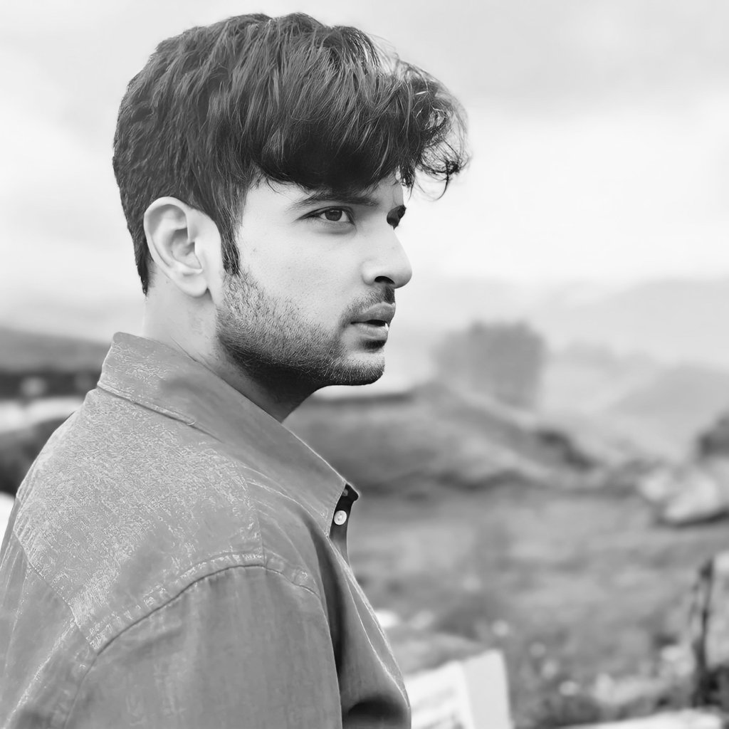 dontkiljstsmile's tweet photo. You nailed it Sumit (Karan)๐ฅต๐ฅ๐ฅโค๏ธ. Our wait is worth ๐ซฐ๐ซ
Good morning Karan ๐ ๐งฟ๐โค๏ธ
Wishing u all the love, success & happiness๐๐ฉท Take care of urself โจ & ur loved one ๐ ily ๐โค๏ธ
#KaranKundrra๐
#MissingK https://t.co/g5H7UltEYp
