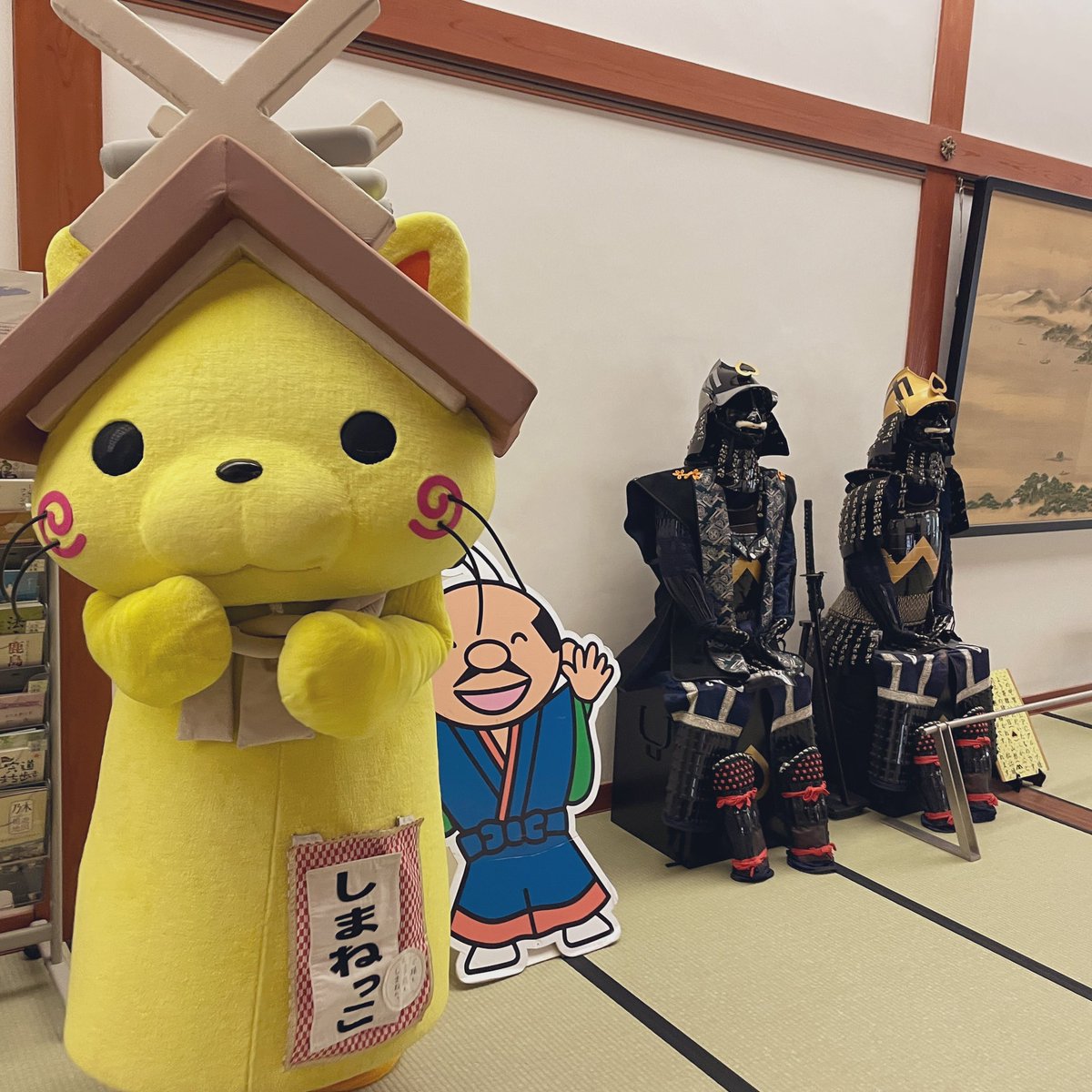 shimanekko_'s tweet image. いざ出陣にゃ⚔️
にゃんてにゃ(  ˶¯ ꒳¯˵)
#しまねっこ #武士 #ごっこ 
#松江歴史館 #松江市