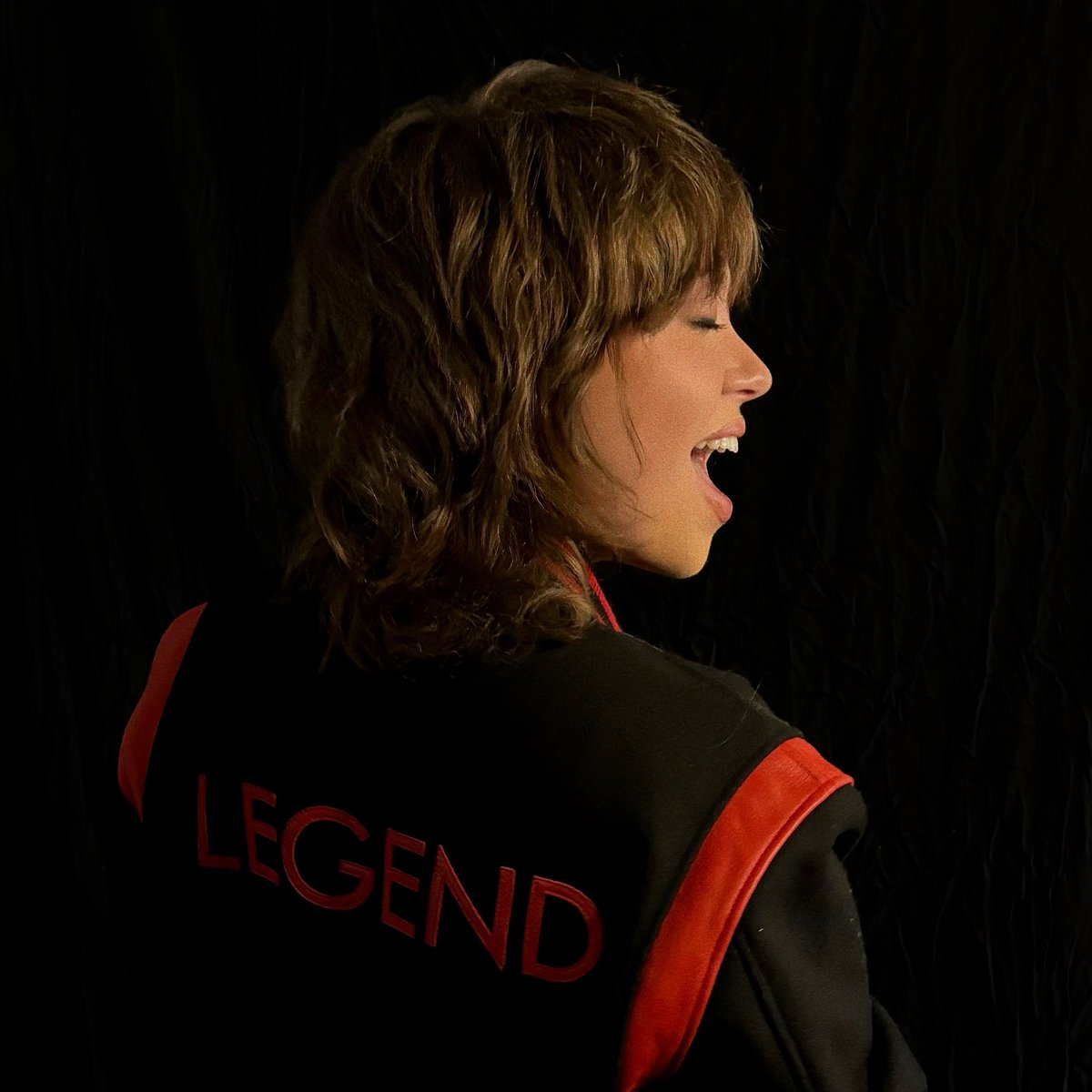 oliviarubini's tweet photo. TEAM LEGEND BABY!!!🌟 

words cannot even begin to express all of my gratitude - for the overwhelming amounts of love, the immense support, &amp; the most beautiful opportunity. this is truly the most magical blessing &amp; i am so honored to be able to share myself &amp; my voice #thevoice https://t.co/ZS6aRYQz9i