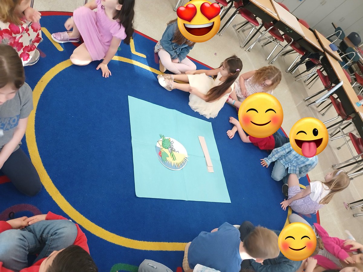 VeroOlivero81's tweet photo. 12 de marzo. DΓa Nacional del escudo argentino.π¦π·
Hands on and teamwork on a cultural activity for an important historic day for my country.
Working on social studies and language standards.
Show them the world through #GlobalLearning
@ParticipateLrng #Unitingoutworld https://t.co/Mnf6p2PhKT