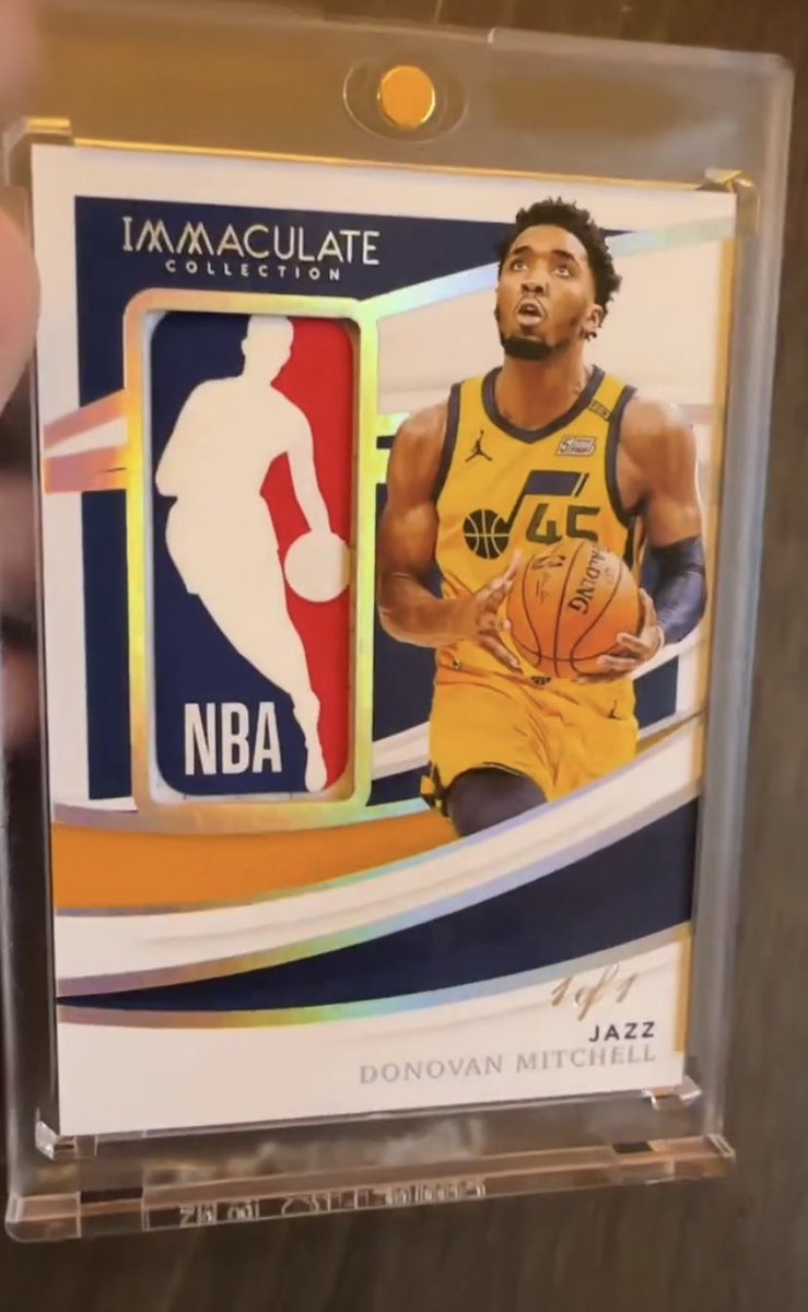joeydscards's tweet photo. Been cooking on the logoman front lately #thehobby https://t.co/vRxARnXKOM