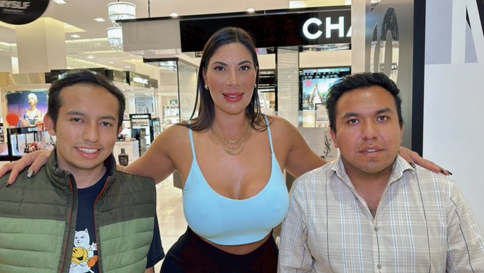 Siguen las fotos con mis seguidores les agradezco el detalle #azucaralejandra #cdmx #mexico #Edomex #martes<a href="/tag/mexico"class="tags"><span>#mexico</span></a><a href="/tag/edomex"class="tags"><span>#edomex</span></a><a href="/tag/cdmx"class="tags"><span>#cdmx</span></a><a href="/tag/martes"class="tags"><span>#martes</span></a><a href="/tag/azucaralejandr"class="tags"><span>#azucaralejandr</span></a>
