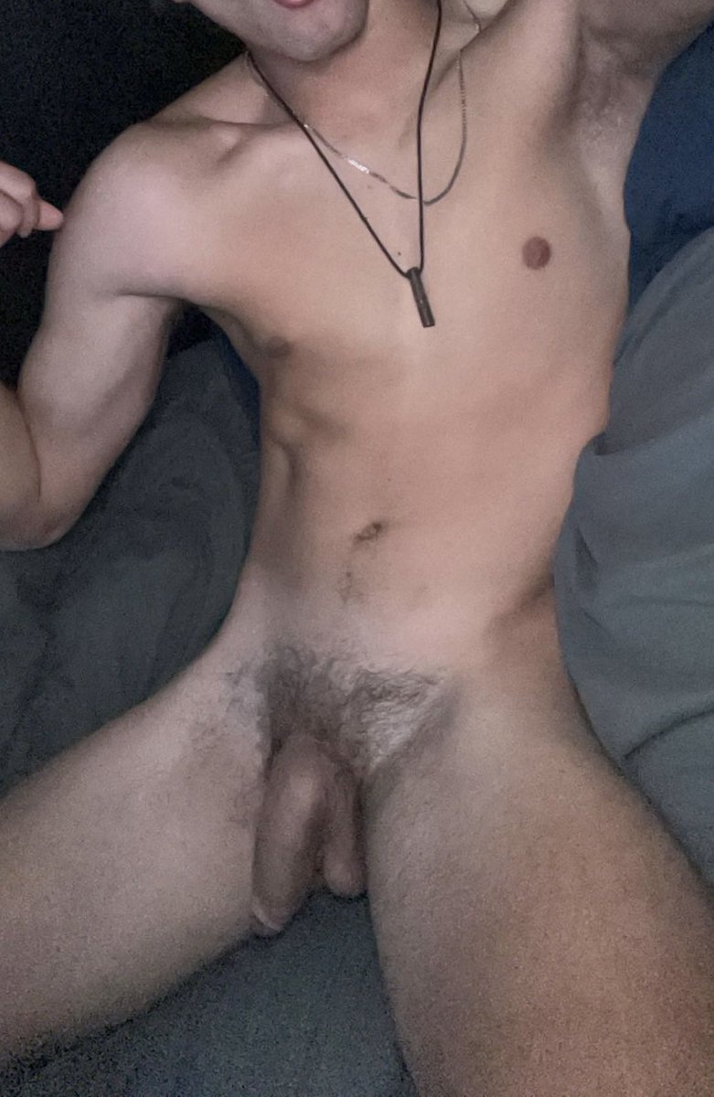 CollettoJack's tweet photo. rt if u would netflix n chill with me https://t.co/beudf2MJ2g