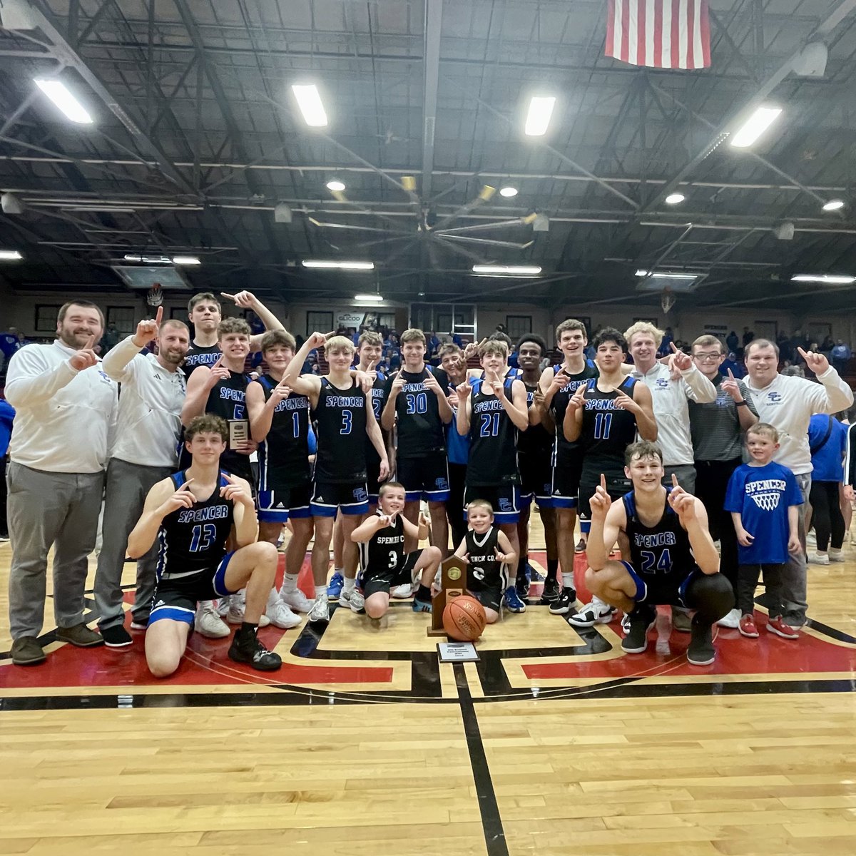 Wayne Cox (@waynebcox) on Twitter photo Winners.
Loved watching these boys compete!
8th Region Champs!
<a href="/spencer_boys/">Spencer Co Boys Basketball</a> Winners.
Loved watching these boys compete!
8th Region Champs!
<a href="/spencer_boys/">Spencer Co Boys Basketball</a>