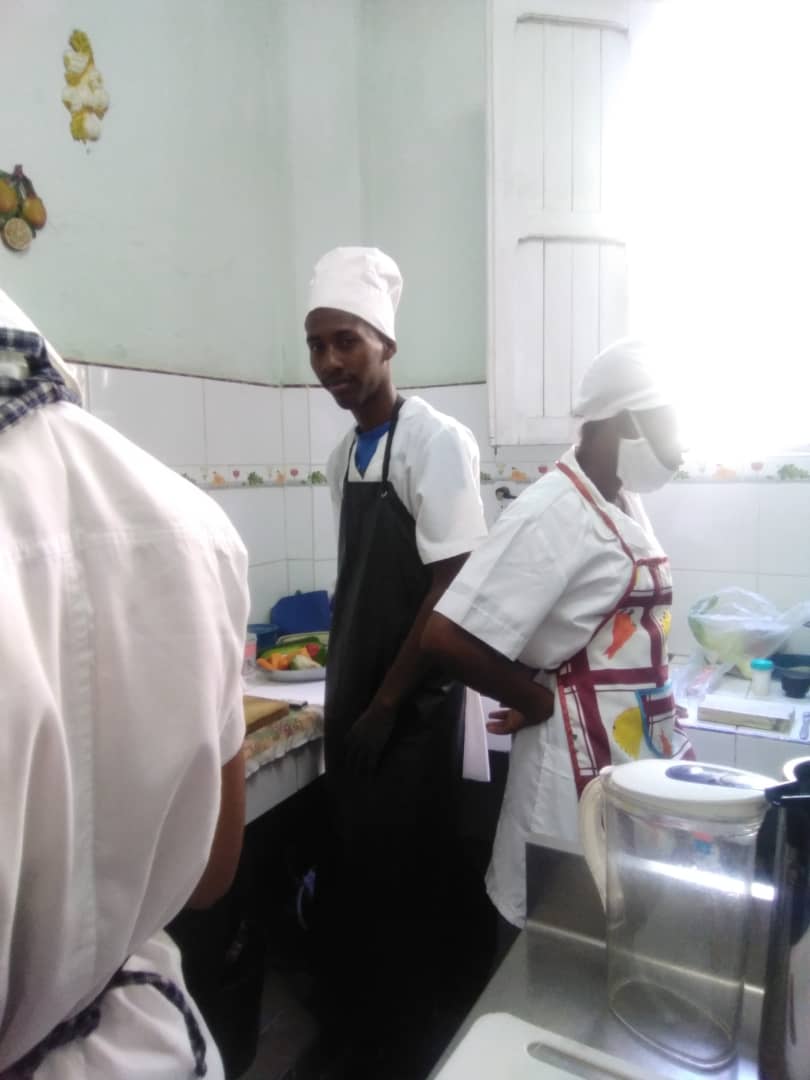 LaboralEscuela's tweet photo. Nuestros educados  dando lo mejor en el Concurso de habilidades manipulativas desarrollado en la escuela taller Alberto Fernández Montes de Oca. Juntos somos más fuertes. Felicidades para todos.#DpeSantiago,#santiagoessantiago,#CubaMined,#EducacionDeCalidad. https://t.co/56TR4RdFnJ