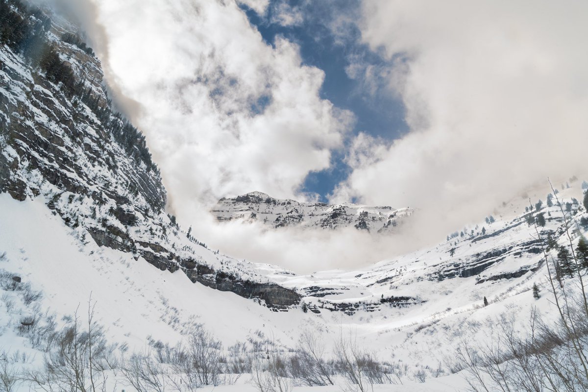 justfromnature's tweet photo. Hiking through the stunning landscapes of Mt. Timpanogos in Utah, with avalanches adding a touch of adventure to the journey. #utah #Avalanche #natgeoyourshot https://t.co/PPuwJtM7TL
