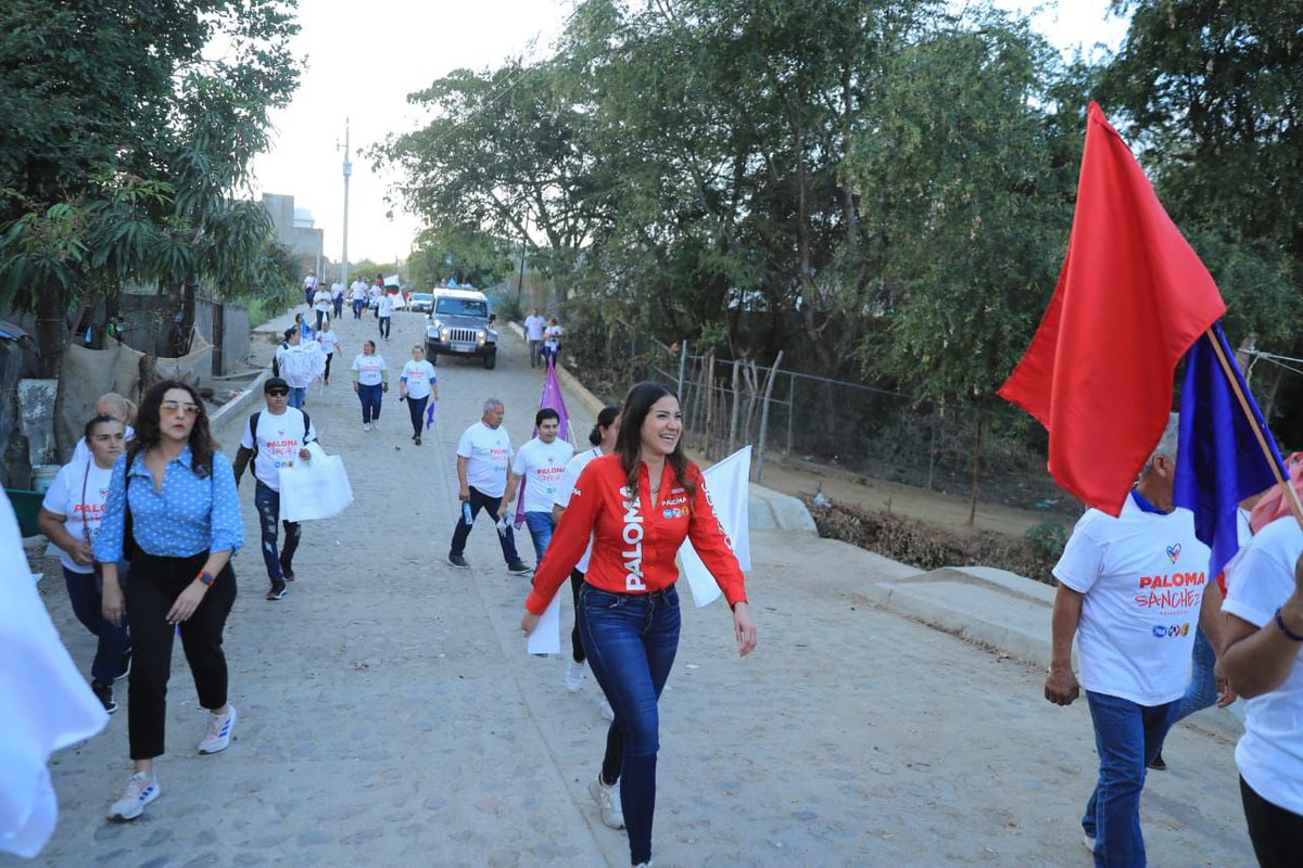 palomaSnchez's tweet photo. ¡#Cósala, uno de los 5 pueblos mágicos que puedes visitar en #Sinaloa! 

Mientras los malos gobiernos dejaron de entregarles apoyos para fomentar el turismo, yo logré que por ley los pueblos mágicos sean promovidos en el extranjero por las embajadas mexicanas. 

¡Gracias por recibirme con su alegría tan única! ¡Yo no les voy a fallar!

#PalomaSenadora ✅