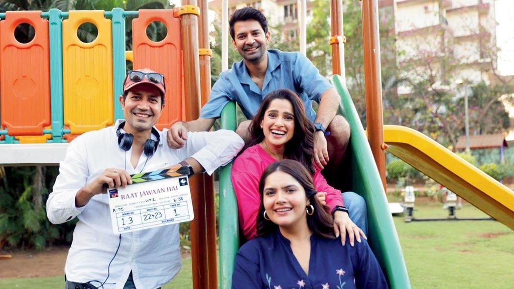 Rahulrautwrites's tweet photo. #PermanentRoommates and #TVFTripling actor @vyas_sumeet turns DIRECTOR... Sumeet to direct a quirky, slice-of-life comedy series, #RaatJawaanHai for @SonyLIV... @BarunSobtiSays, Anjali Anand and Priya Bapat play the lead roles in this friendship drama, set to premiere later 2024! https://t.co/ygvvTlNjxR
