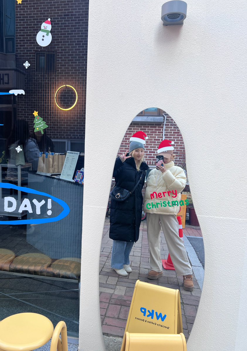 Lapillus_twt's tweet image. 샤나언니! 생일 축하해요~💛
연습생 때부터 언니랑 먼저 만나고 친해질 수 있었어서 너무 행복해요! 항상 좋은 리더가 되어주어서 고마워요! Thank you for always being so hard working! Let’s continue to work hard together! 언니 화이팅~ 라필루스 화이팅! 💜

#Lapillus #라필루스 #Yue #유에