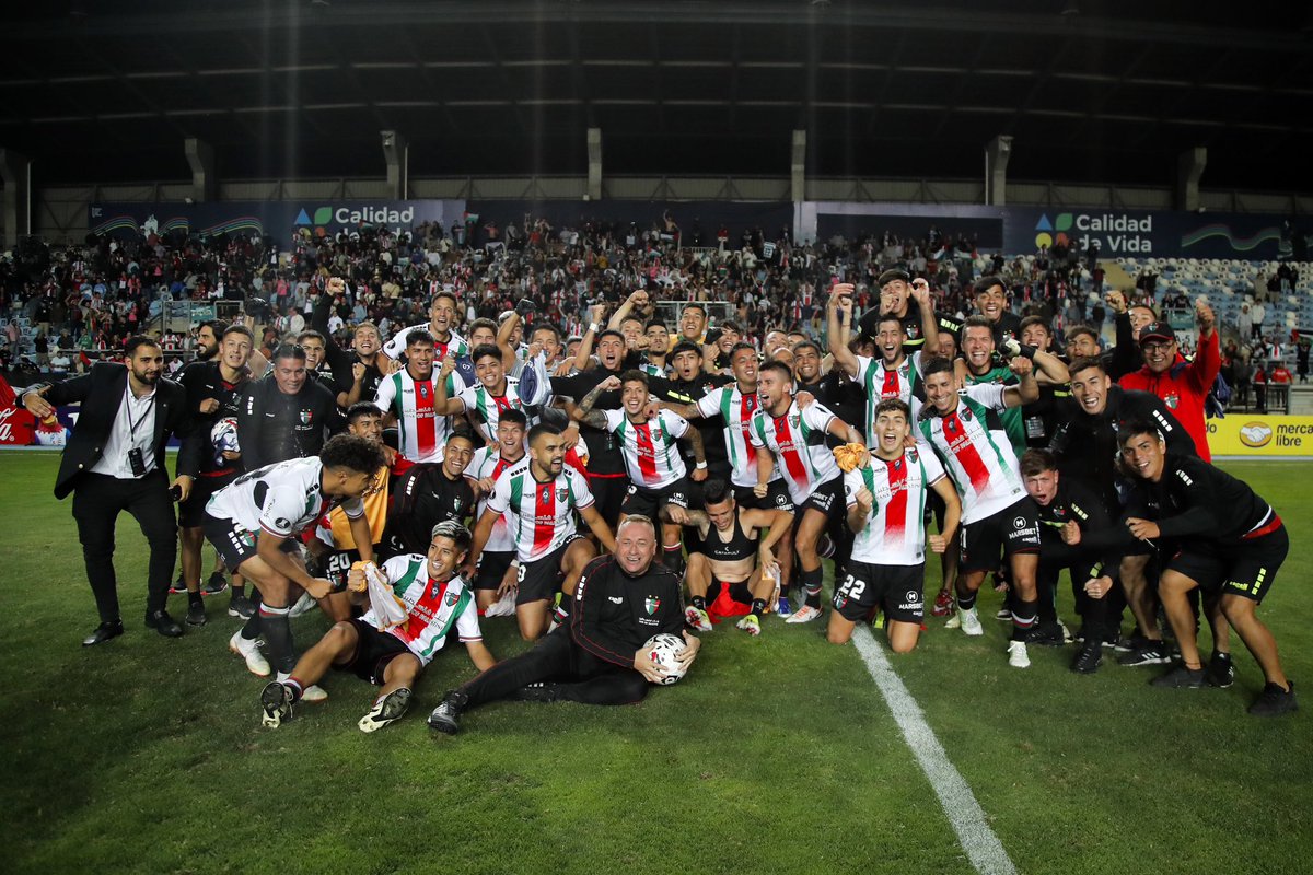 Dicen que solo le puedes dar like a esta foto si tu equipo está en fase de grupos de la #CONMEBOLLibertadores ❤️💚

#TodoUnPueblo 🇵🇸
