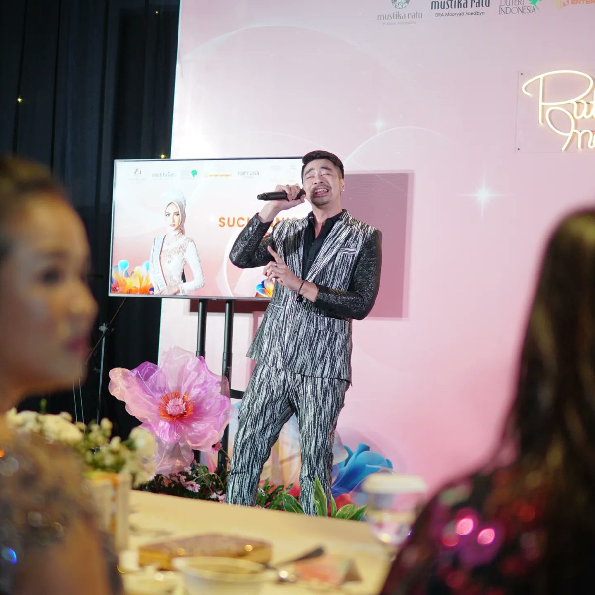 bernkevin's tweet photo. Was such a great time singing at Gala Dinner Puteri Indonesia 2024 https://t.co/6ayIaSDfbk