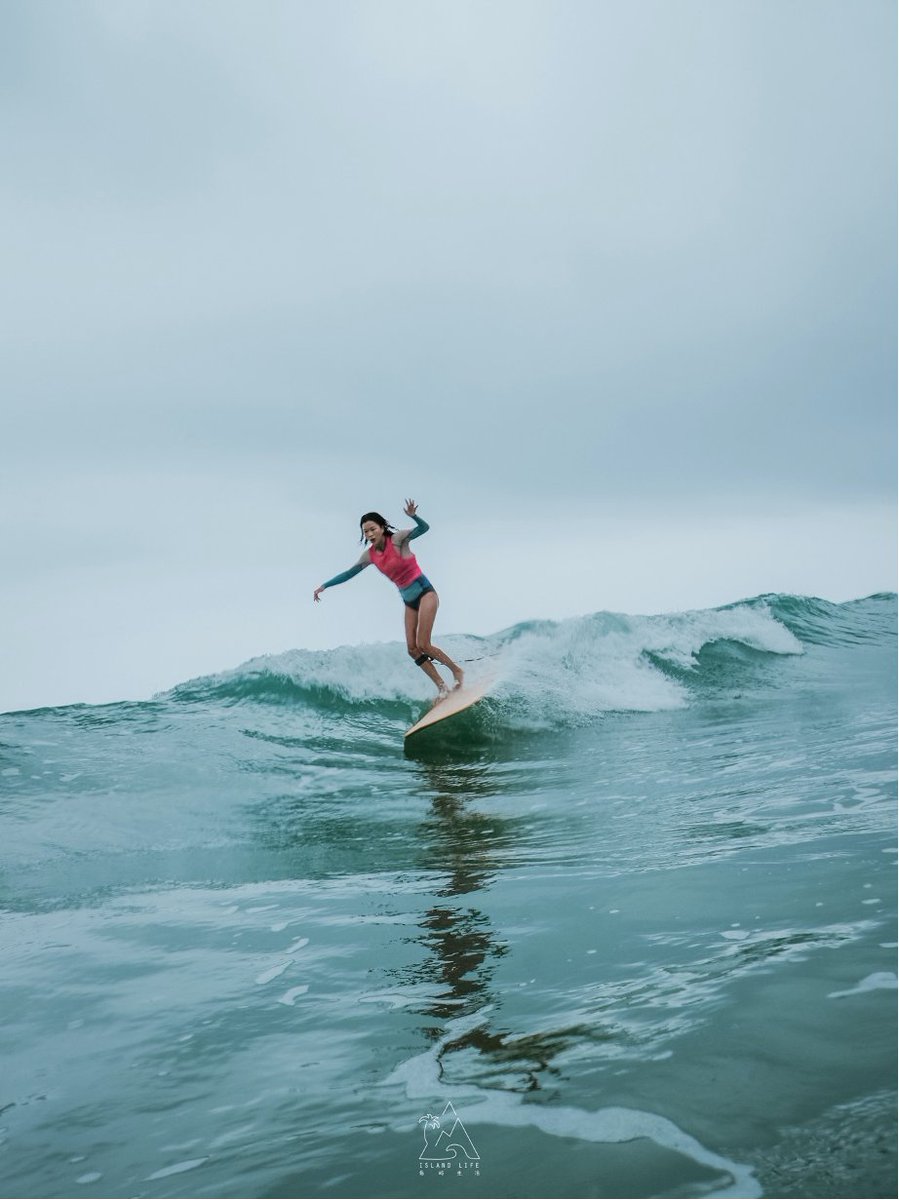 HainanToday's tweet image. The 2024 #Women’s United Surf Contest was held in Riyue Bay, #Wanning on Mar. 8th. Over 40 female #surfers from all around the world danced along the waves, did yoga on the beach, and made environmentally friendly art.
#WomenEmpowerment  #GirlsPower #WomenInBusiness  #art