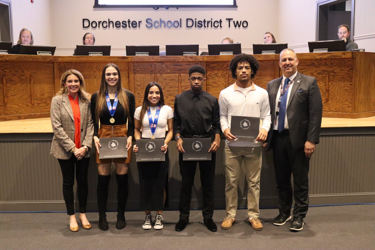 TeamDDTwo's tweet photo. Our Board highlighted DD2 excellence! #TeamDorchester #DD2Strong
🎉 Summerville Elementary School’s Turtlebots, Robotics State Competition Winners

🎉 @SCHSL Wrestling State Champions: @ARHSswampfox, @FDpatriots, @SummervilleWave https://t.co/4b5ZB3Vk02