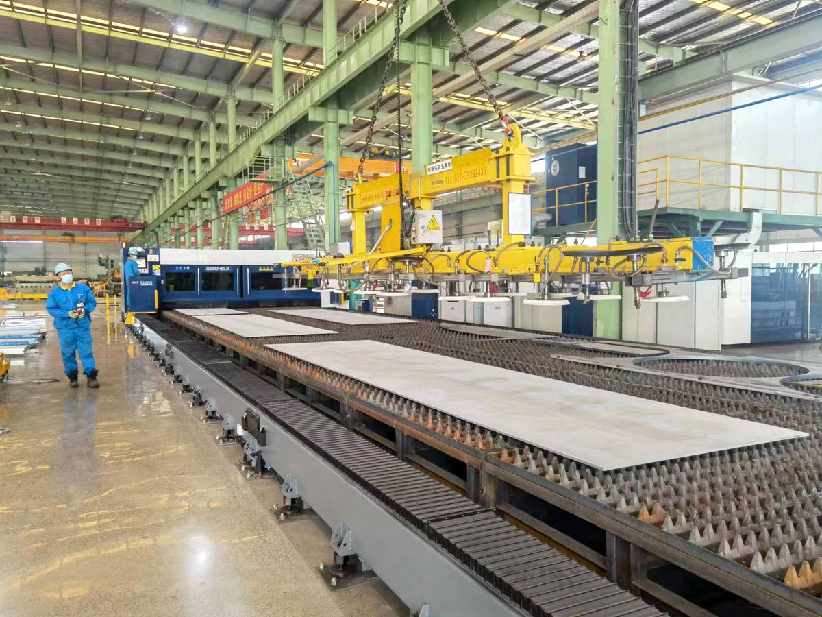 Hans_SME's tweet image. GIANT Series HLB large-format 
✅ For 13m+ and 20mm+ metal sheet processing
✅ Better part accuracy and quality 
✅ Fast welding 
✅ Materials saving
Giant HLB will be showcasing on #SIMTOS 2024.4.1–4.5  09G510 🚀 
OR contact us today at sales01@hanslaser.com for a meeting.😀