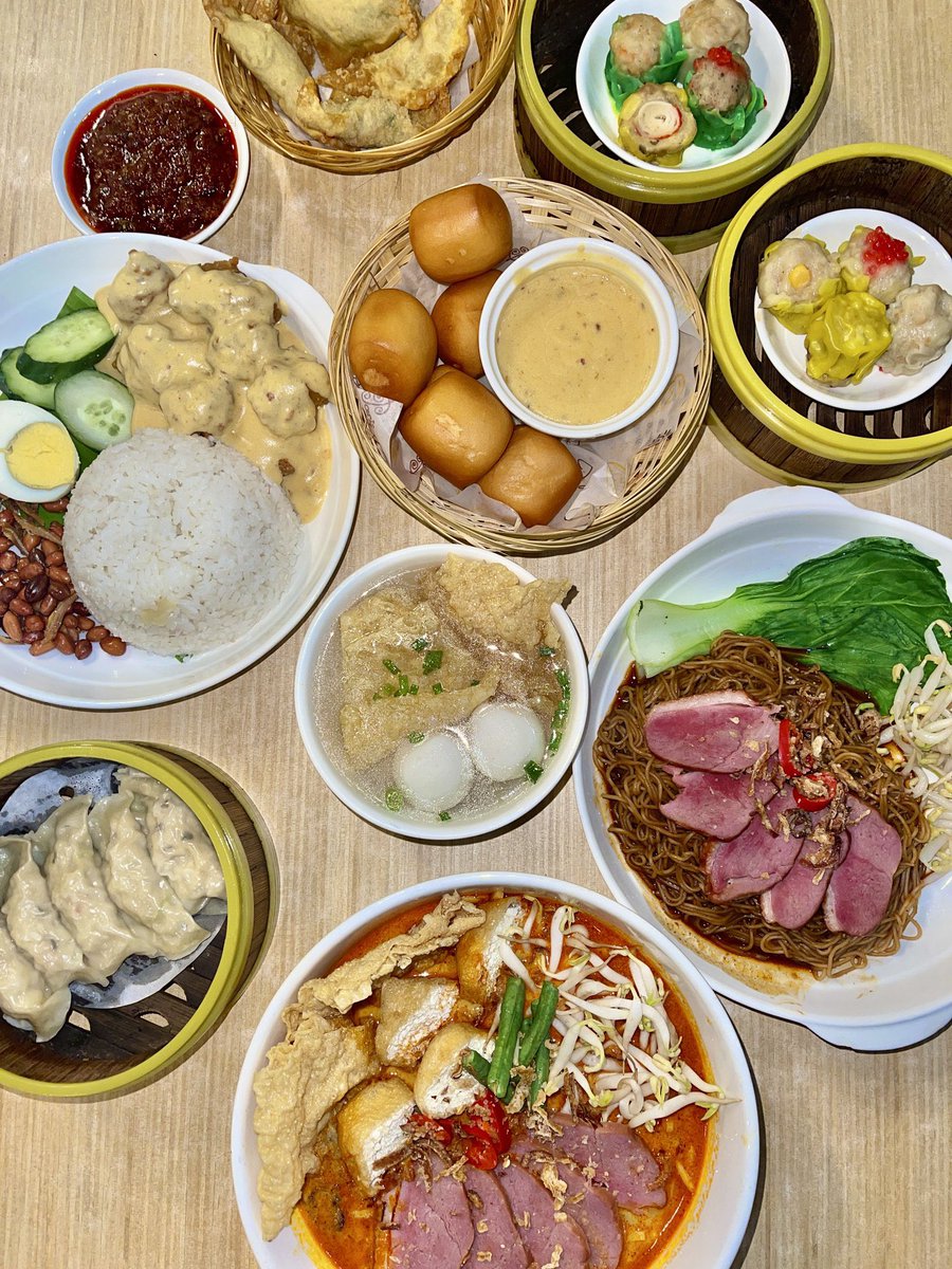 nabilfikran10's tweet photo. Aku berbuka kat sini semalam dah alang alang dekat dengan rumah aku. 

Mee kicap memang dah sedap, tambah pulak smoke duck berganda ganda sedap ya. Dah la bawah RM20 jer 😍

Lapar la tweet tengahati mcm ni hahahahaha. https://t.co/vsVwm2khFm