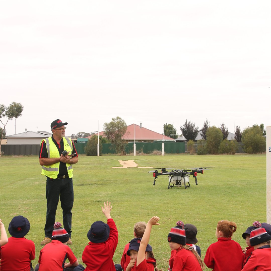 WSBDistributors's tweet photo. 🌟Commercial Drone Operation Assistant🌟

WSB has a fantastic opening in our Precision Ag Team.

Follow this link: https://t.co/lOEwBgjWSB

Or call 1300 000 972 or email hr@wsb.com.au

#drone #precisionag #dronetechnology #techcareers #farmtech #farmers #safarmers #safarming https://t.co/DMBDcdEpCx