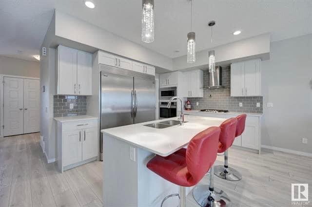 Alma_Hadzic's tweet photo. ** HOT NEW LISTING **
7339 178 AV
MLS# E4376689
$519,909

CUSTOM BUILT 3bed/2.5bath beauty situated in the desirable community of Crystallina Nera surrounded by ponds &amp; walking trails
#YegHomes #NewListing #Yegre #YEG #YegNews #RealEstate #YegIsHome #Edmonton https://t.co/NGhqNnA65Q