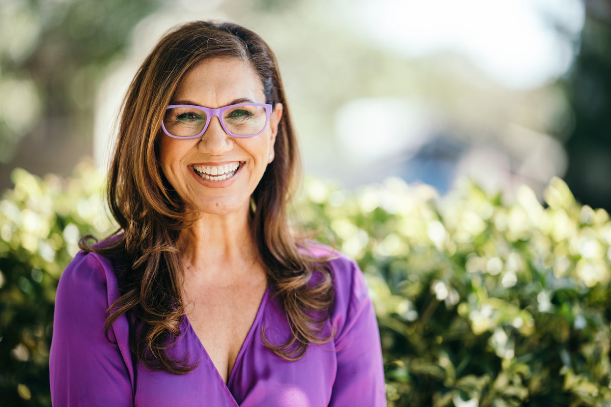 Simon and Schuster Australia is thrilled to announce an acquisition of three new books from Dr. <a href="/AnitaHeiss/">Prof Anita Heiss AM</a>. 
Find out more: simonandschuster.com.au/p/Three-new-ti…