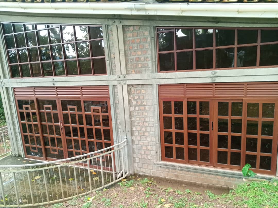 comfortalu's tweet image. Unlock unparalleled security with Comfort Aluminium&apos;s Aluminum Burglars! 💪 Our innovative two-in-one solution combines strength and style, leaving traditional metal steel in the dust. Elevate your protection now! #eyeloveyou #AluminumBurglars #SecurityUpgrade #الاتحاد_الهلال #ug