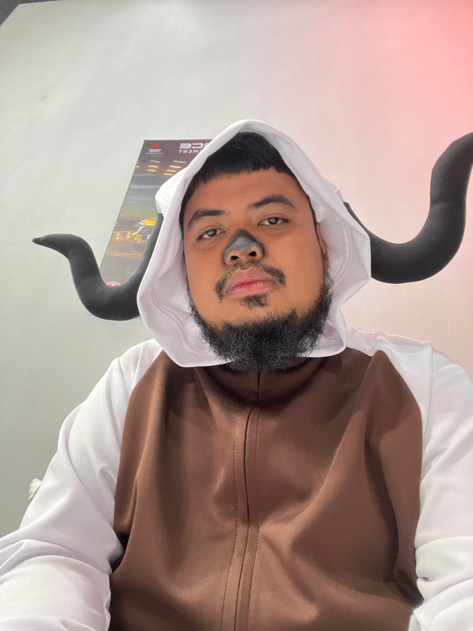 HabisNontonFilm's tweet photo. Selfie yang ditunggu-tunggu. Rigen Yip Yip! https://t.co/AJUicZYPey