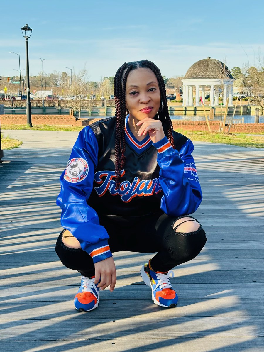 SoleFoodBrand's tweet photo. Guess who’s back? 

Women’s History Month is an annual observance to highlight the contributions of women to events in history and contemporary society.  This shoot is an example.

Model: @alexiacheirelle 
📸 credit: @mzpdoubleh 

#solefoodback https://t.co/VlOjf8OEoB https://t.co/Se6pcNIVIH